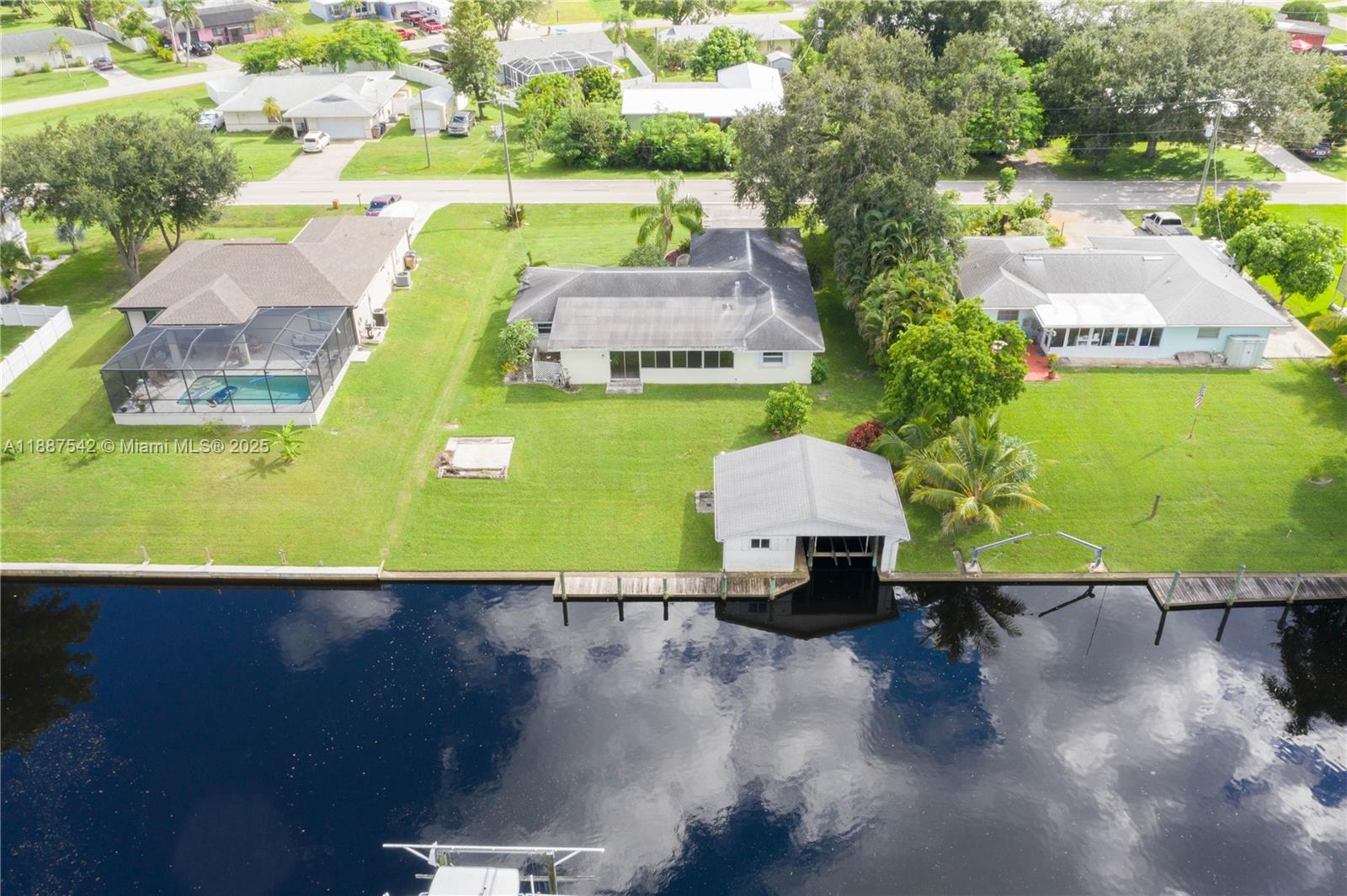 FORT MYERS SHORES - Residential