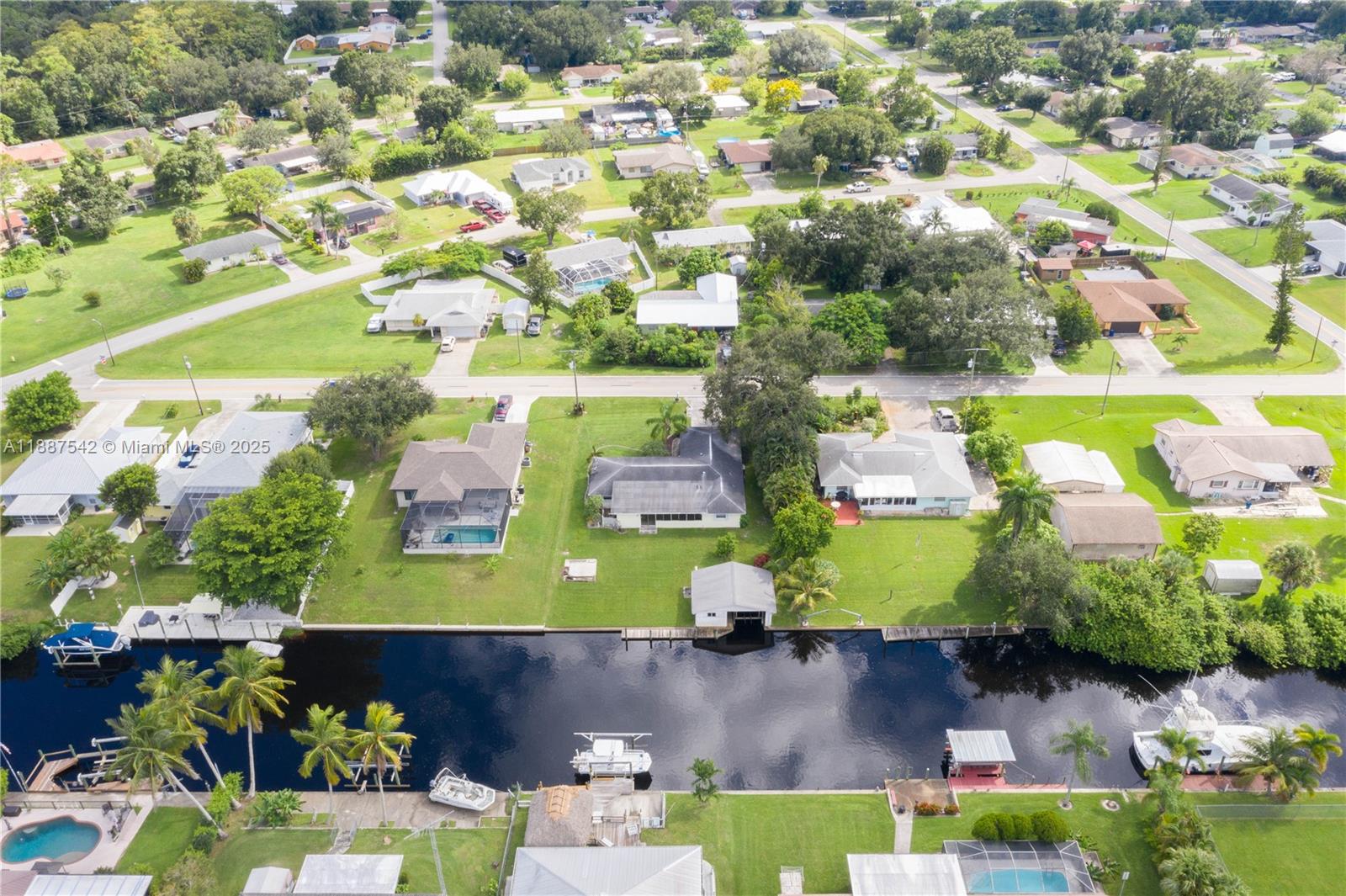 FORT MYERS SHORES - Residential