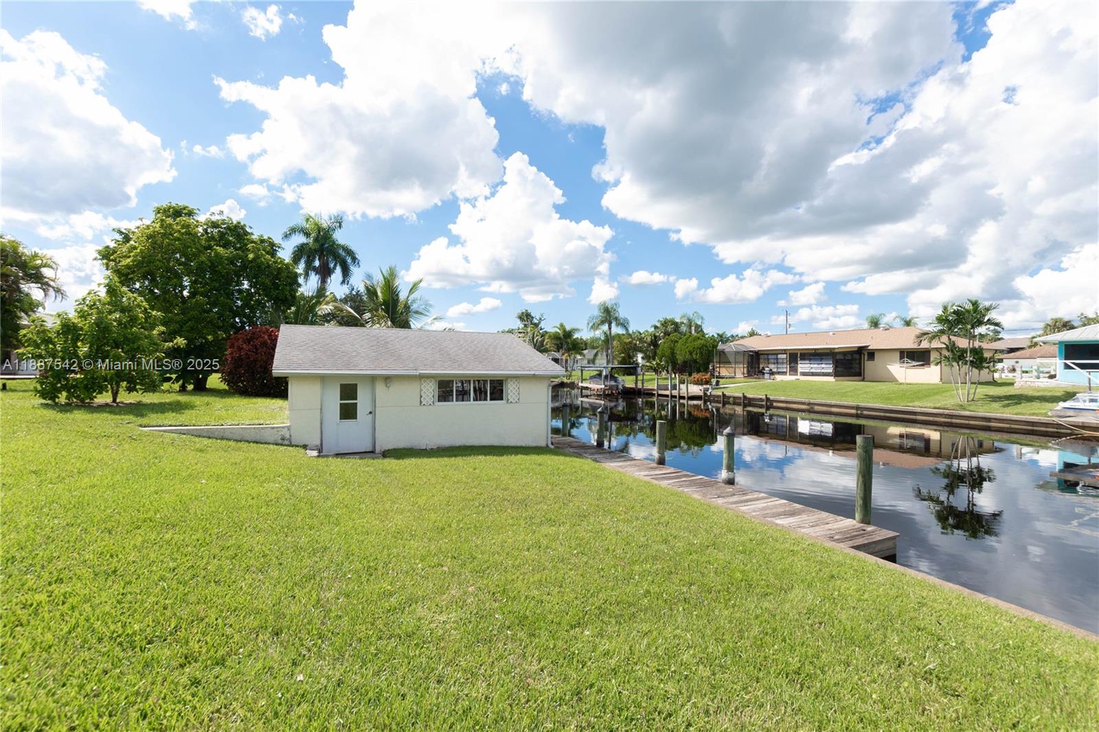 FORT MYERS SHORES - Residential