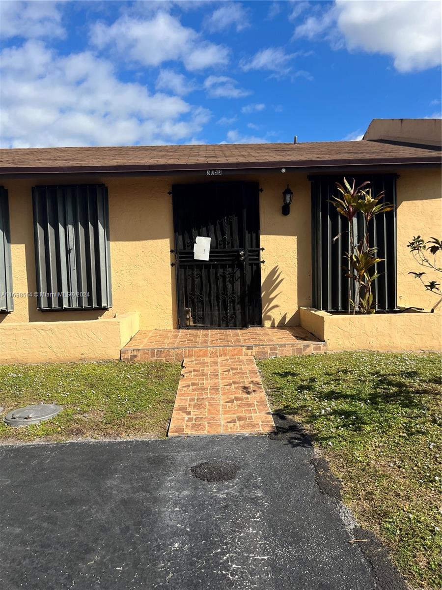 3053 Nw 204th Ln 3053, Miami Gardens, Broward County, Florida - 2 Bedrooms  
1 Bathrooms - 