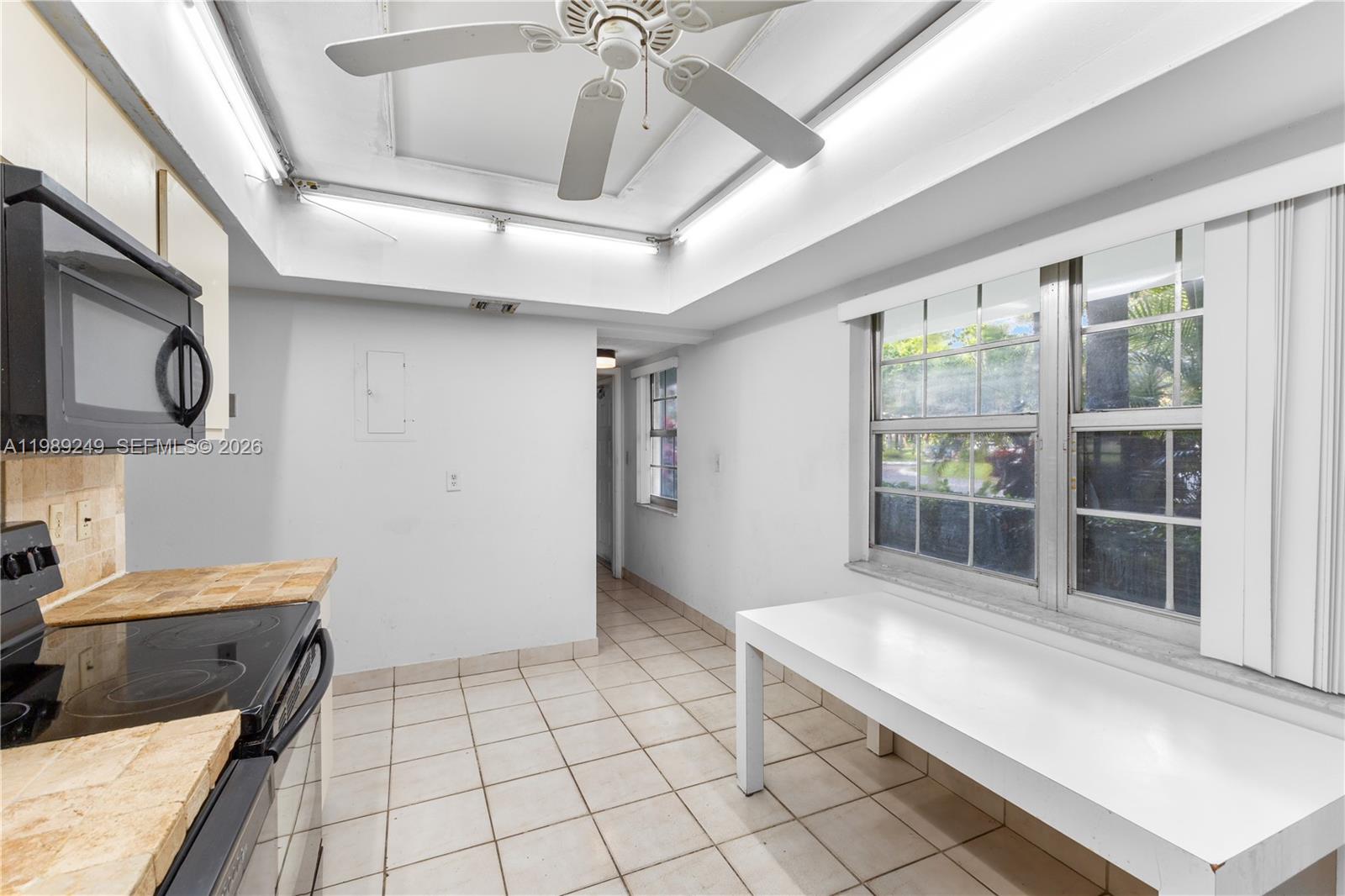 NO 124 PALM-AIRE COUNTRY - Residential