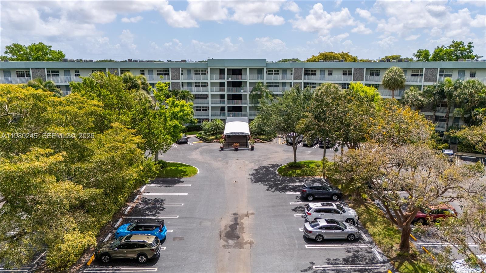 NO 124 PALM-AIRE COUNTRY - Residential