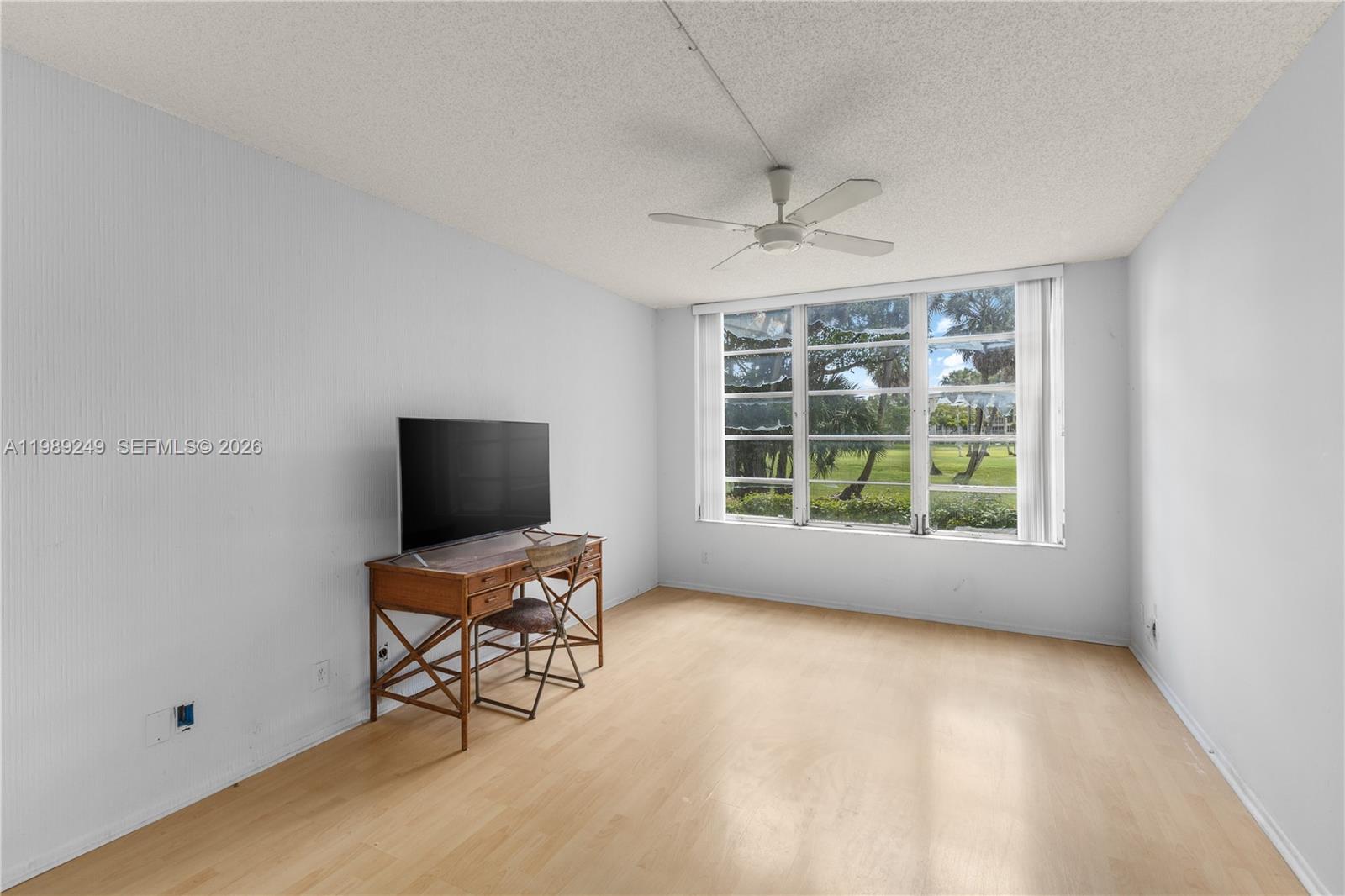 NO 124 PALM-AIRE COUNTRY - Residential