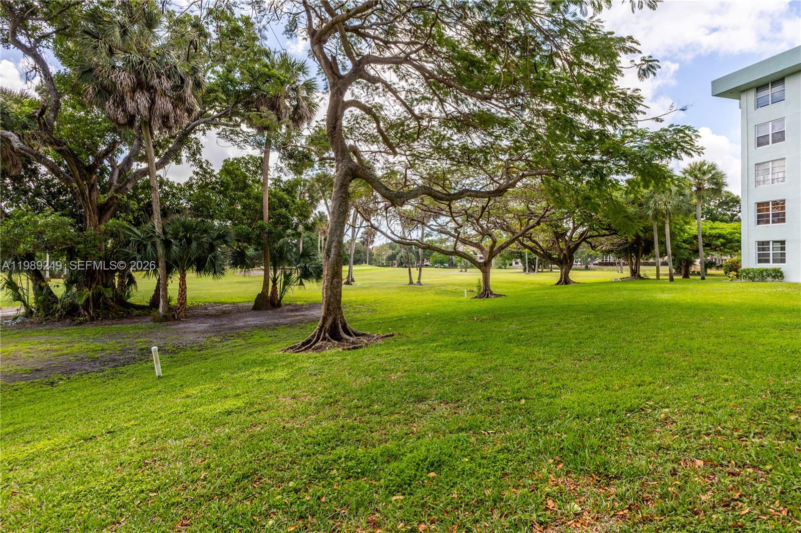 NO 124 PALM-AIRE COUNTRY - Residential