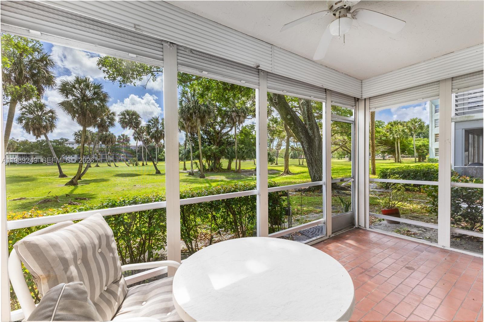 NO 124 PALM-AIRE COUNTRY - Residential