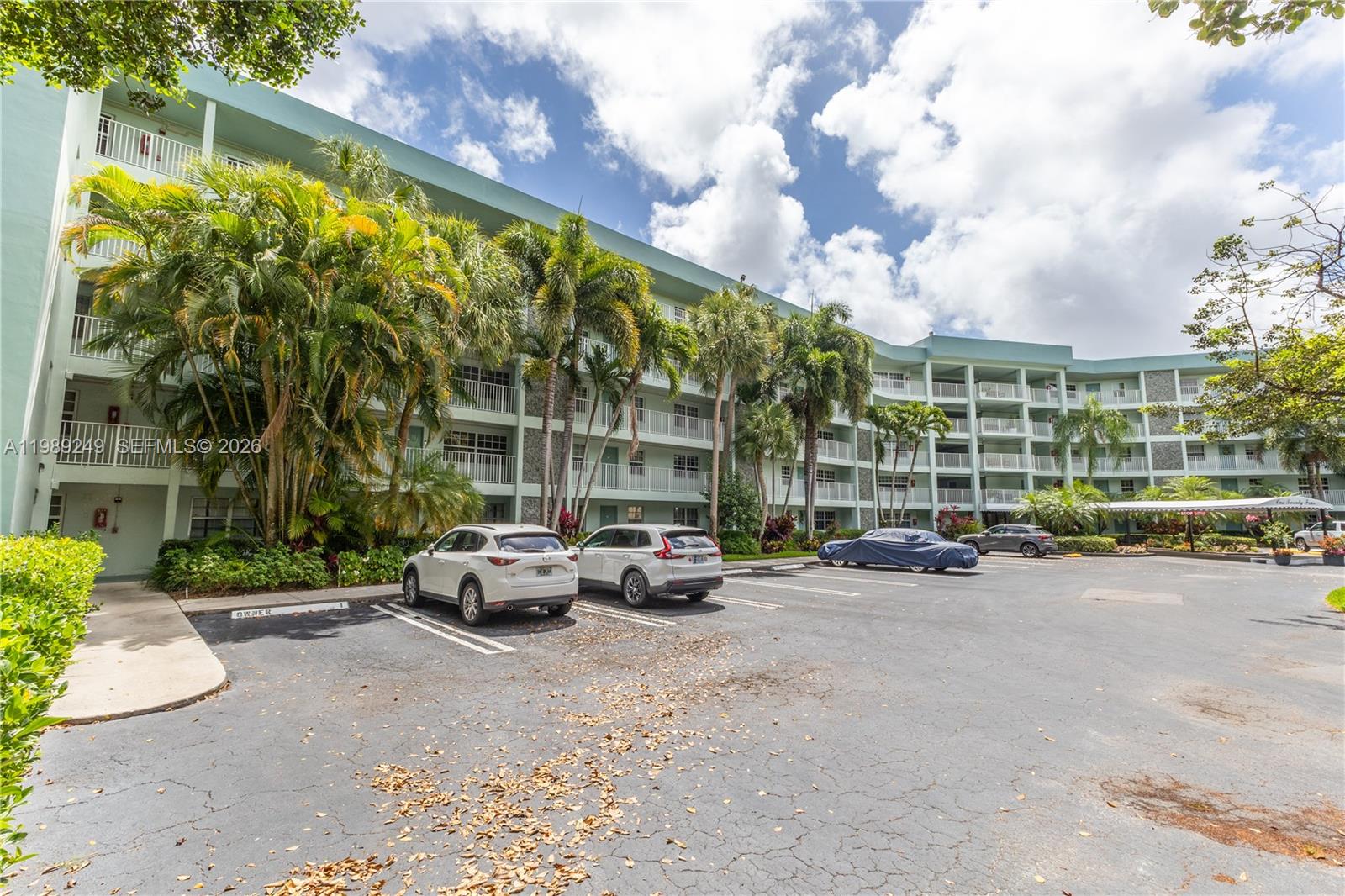 NO 124 PALM-AIRE COUNTRY - Residential