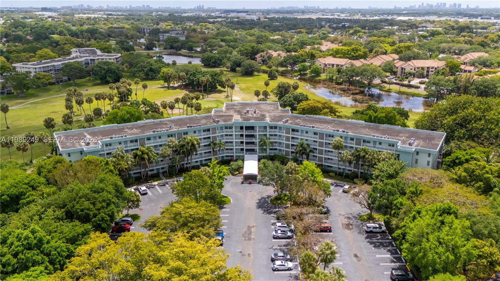 NO 124 PALM-AIRE COUNTRY - Residential