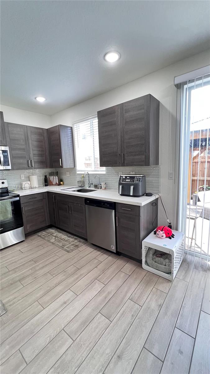 TOWNS AT SEASCAPE - Residential