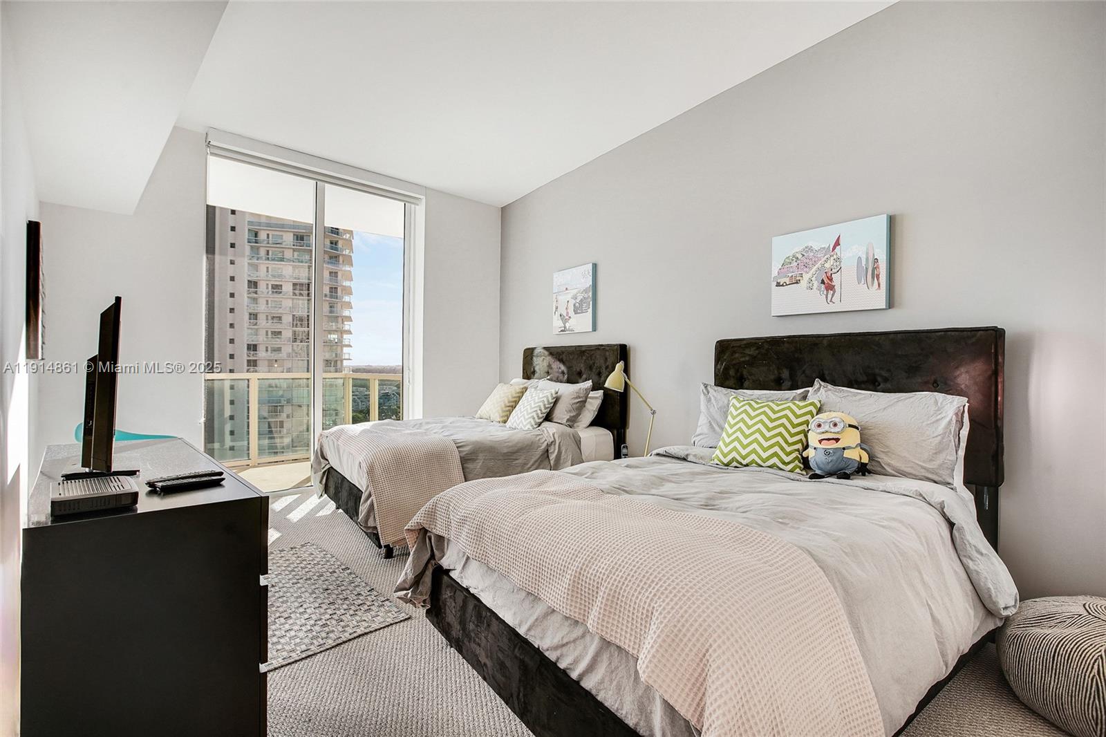 ST TROPEZ ON THE BAY 1 CO - Land