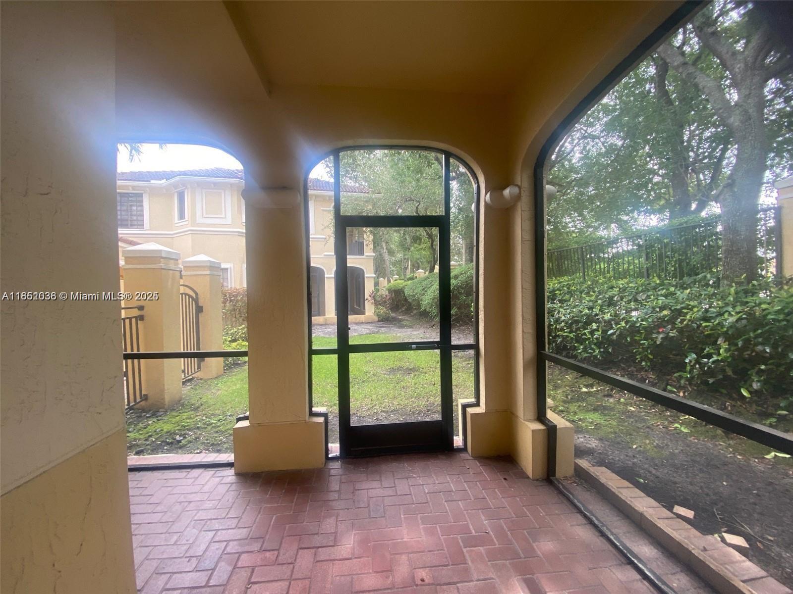 1605 Passion Vine Cir 12-1