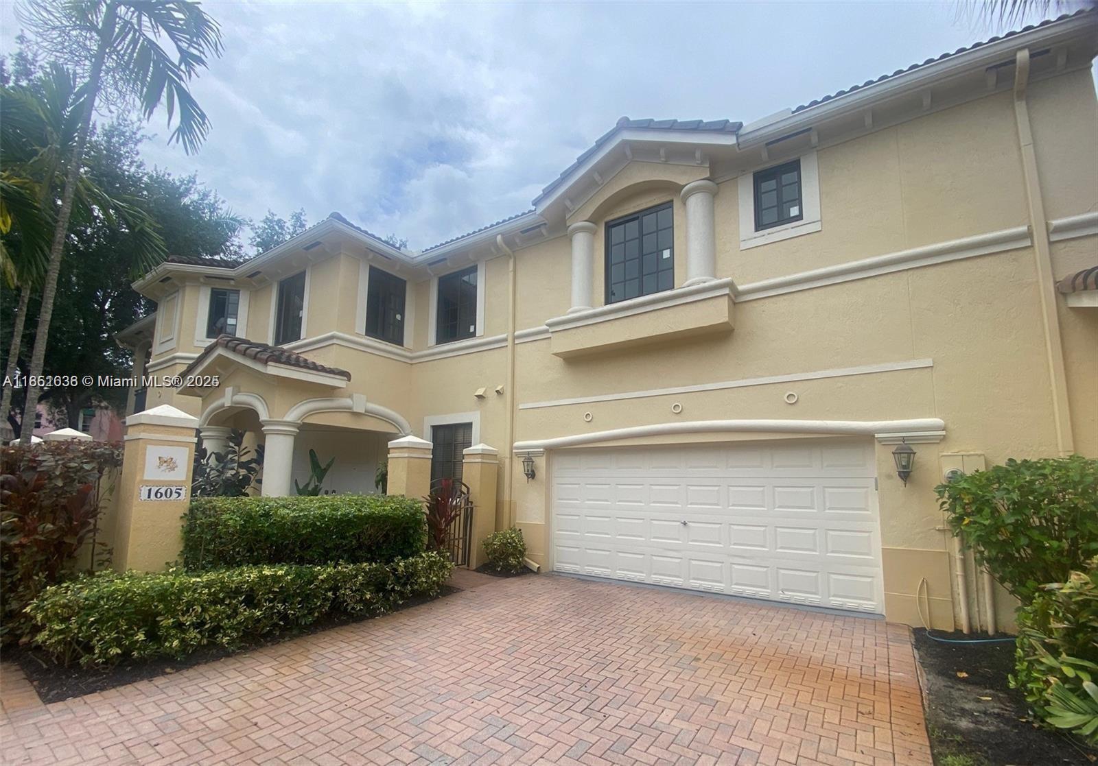 BEAUTIFUL COACH HOME IN DESIRABLE MARIPOSA. GREAT GATED COMMUNITY. 3 BED/2 BATH. KITCHEN WITH GRANITE COUNTERTOP AND ALMOST NEW STAINLESS STEEL APPLIANCES. FIRST FLOOR. WALKING DISTANCE TO WESTON TOWN CENTER, PUBLIX, WALGREENS. TILE FLOORS. PRIVATE SREENED PATIO. SPACIOUS MASTER BEDROOM AND BATHROOM WITH DUAL SINKS,DOUBLE SHOWER HEADS AND JACUZZI. 2 CAR GARAGE. MIN CREDIT SCORE 670. EASY TO SHOW