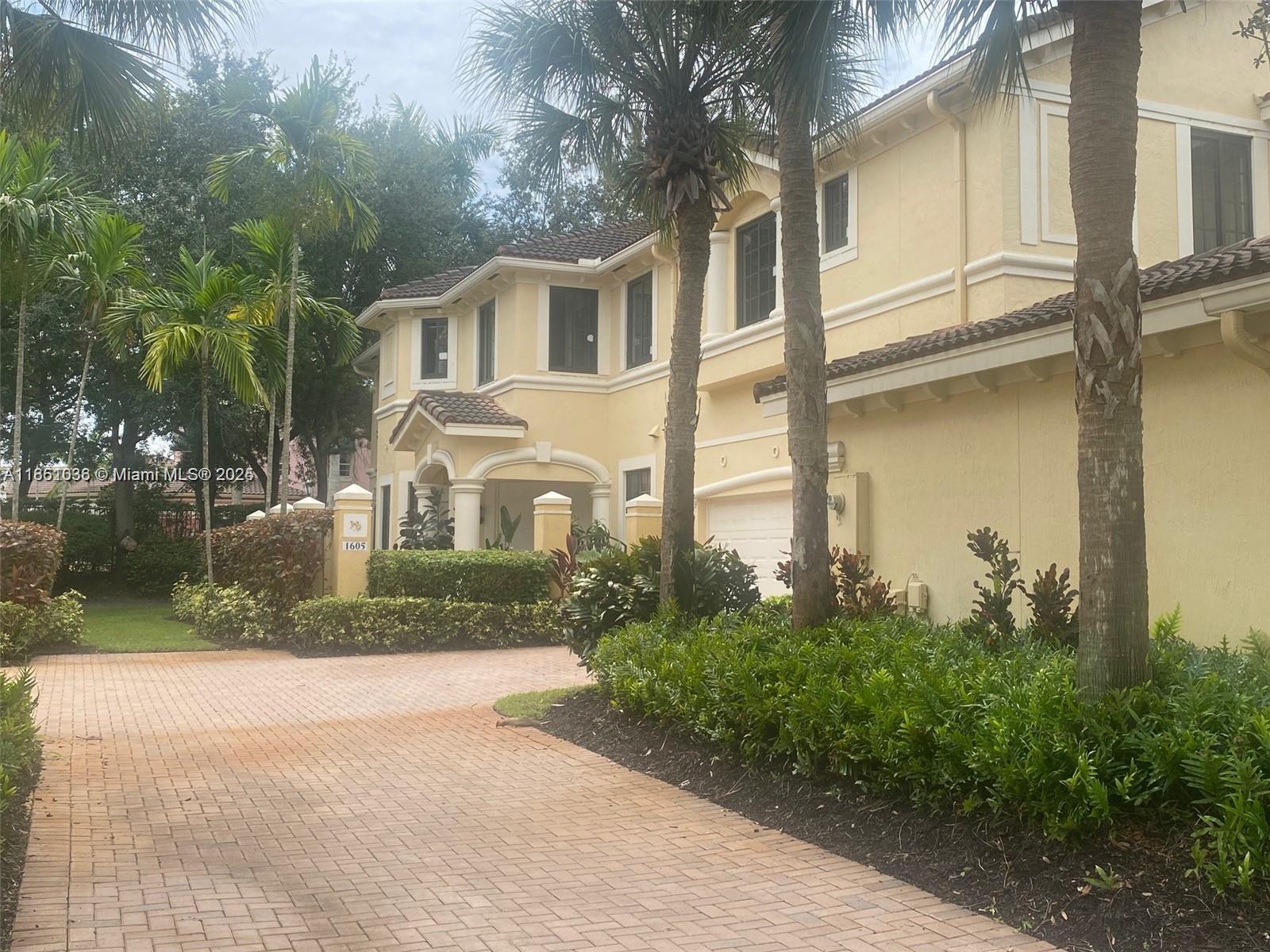 1605 Passion Vine Cir 12-1