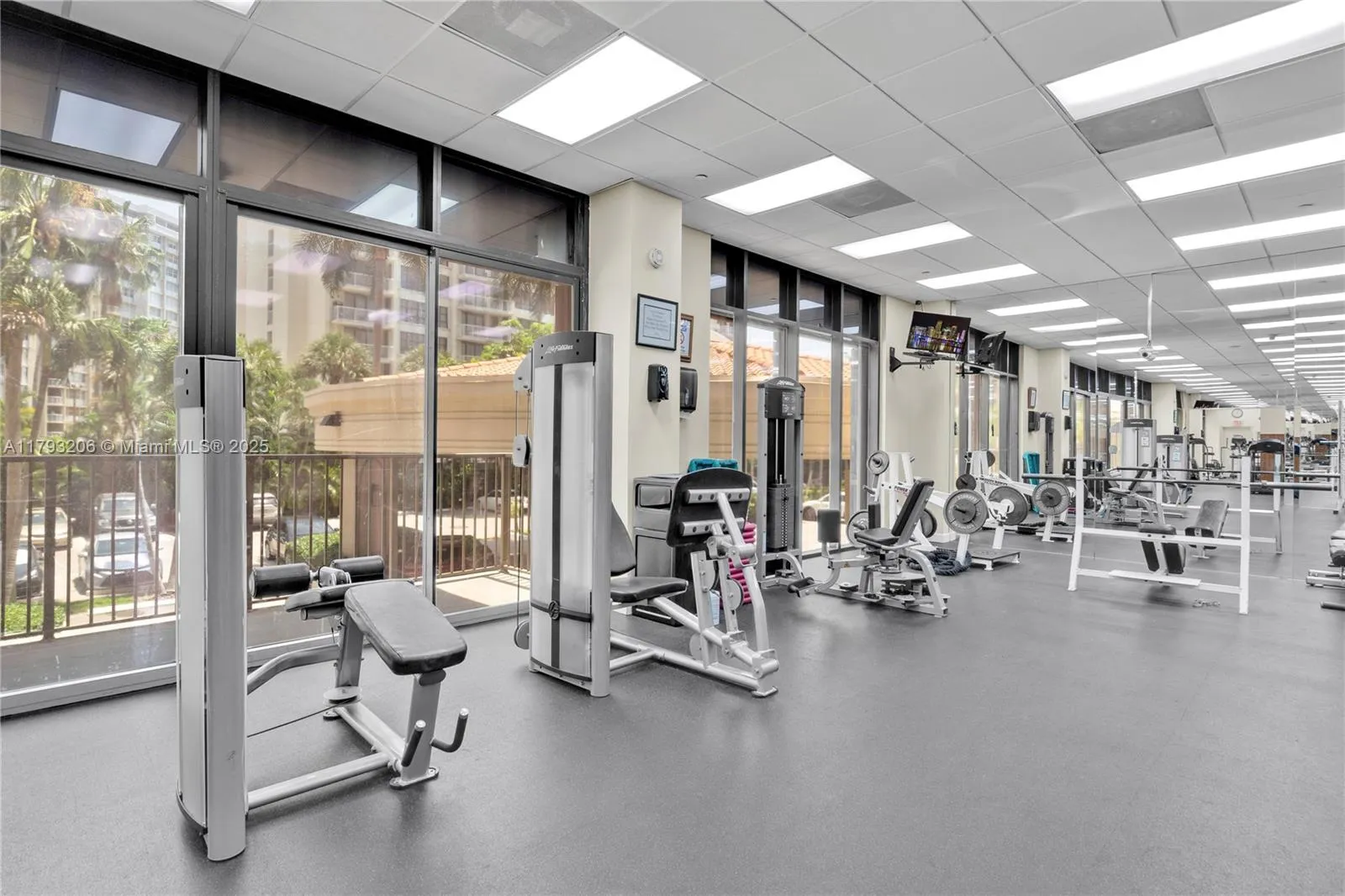 Miami, Florida 33131, United States, 2 Bedrooms Bedrooms, ,2 BathroomsBathrooms,Residential,Active,119756