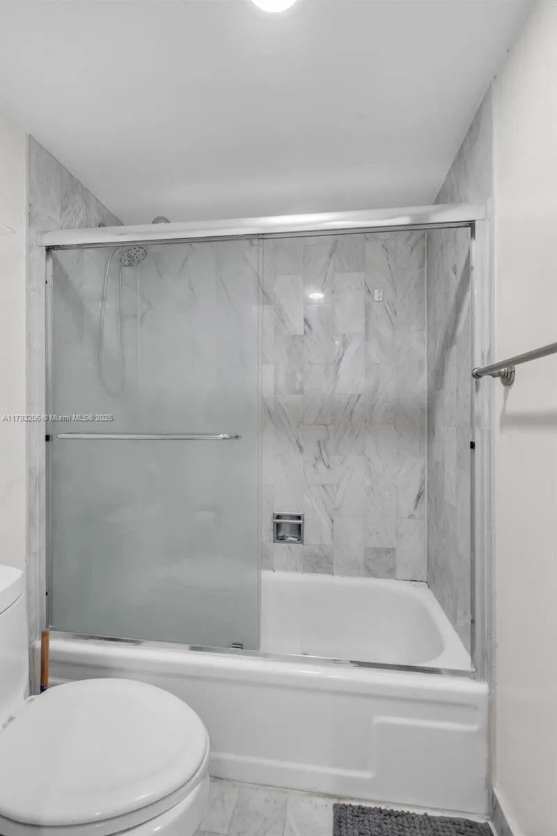 Miami, Florida 33131, United States, 2 Bedrooms Bedrooms, ,2 BathroomsBathrooms,Residential,Active,119756