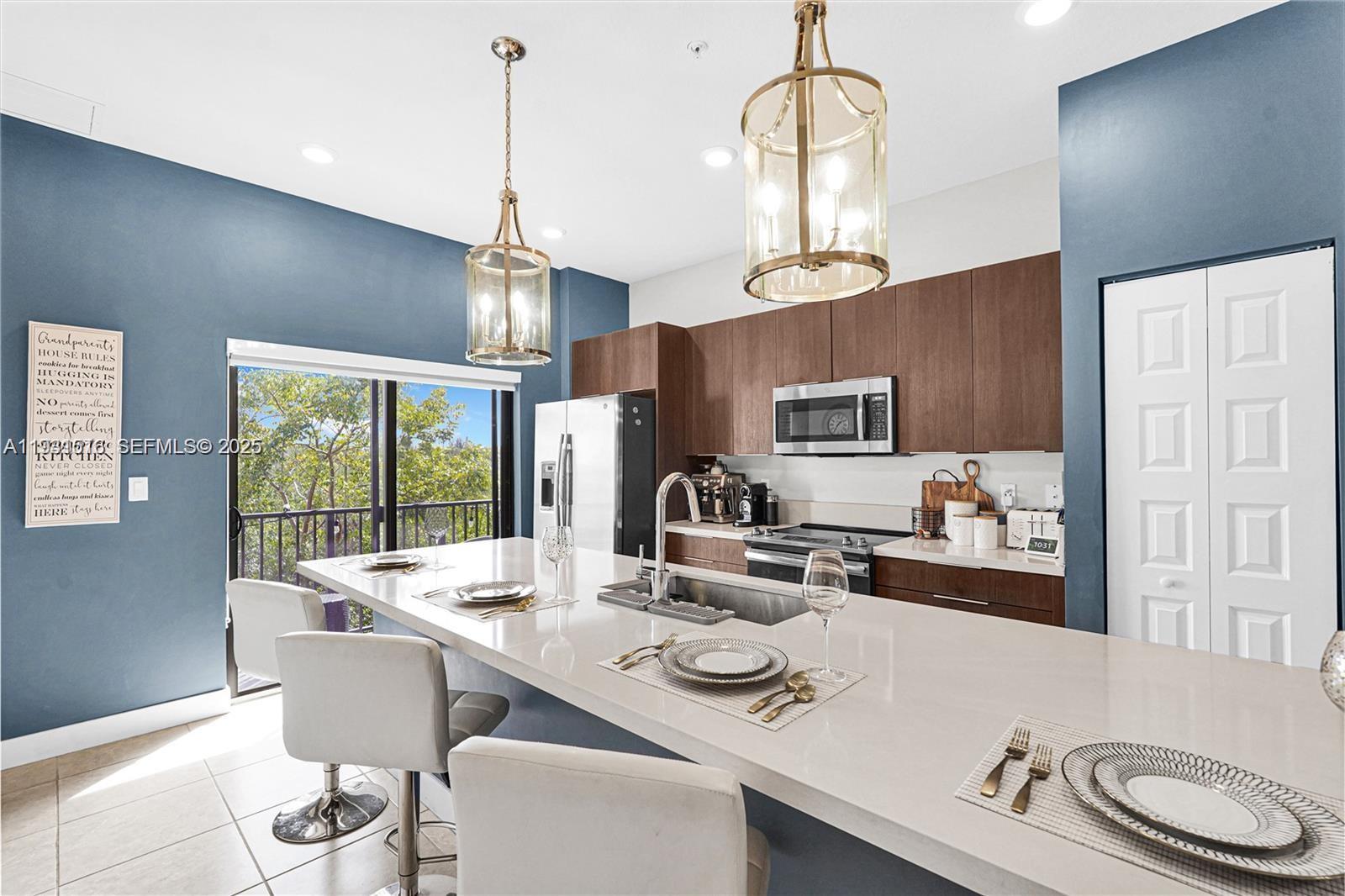 APEX AT PARK CENTRAL COND - Residential