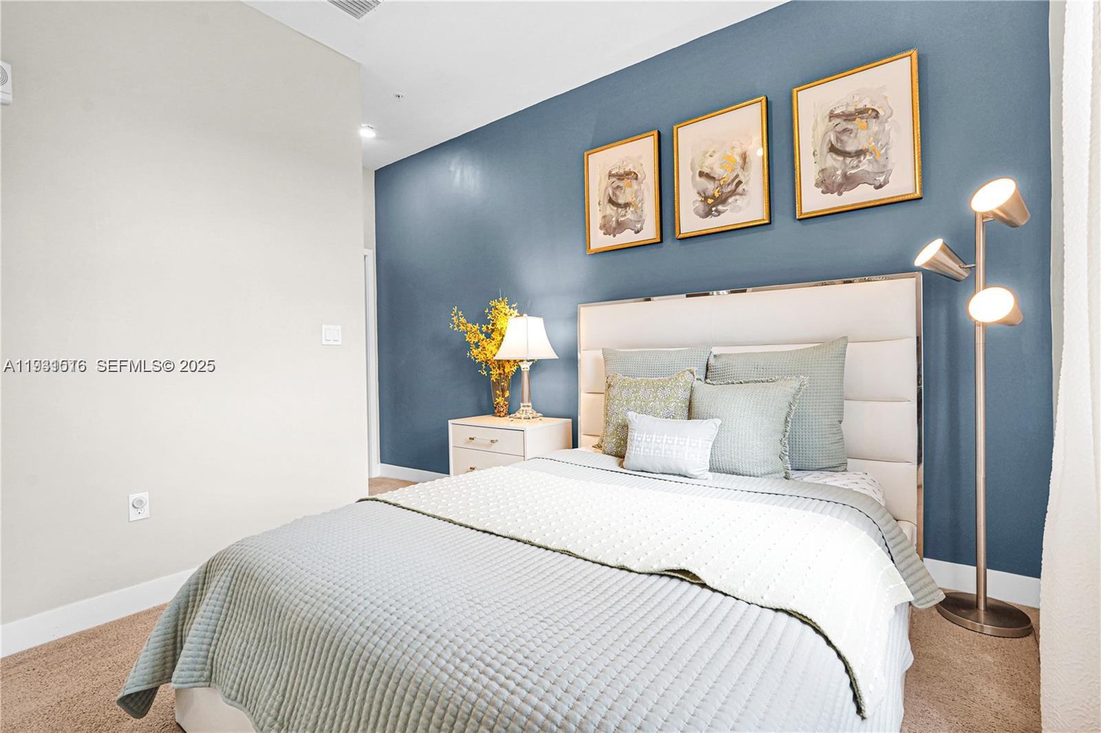 APEX AT PARK CENTRAL COND - Residential