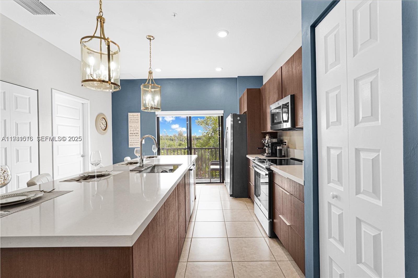 APEX AT PARK CENTRAL COND - Residential