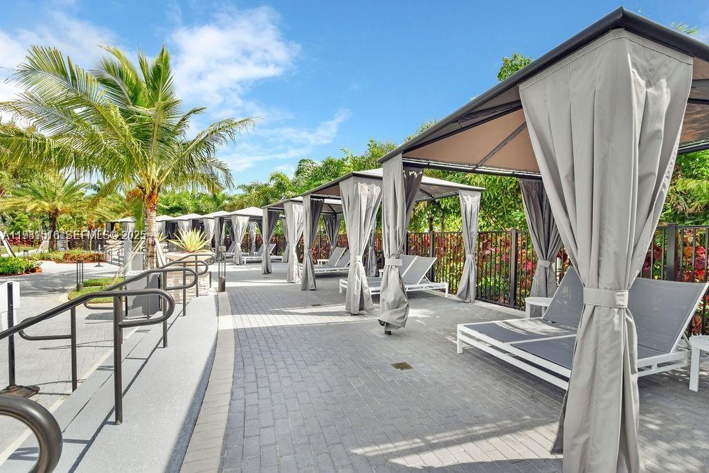 APEX AT PARK CENTRAL COND - Residential