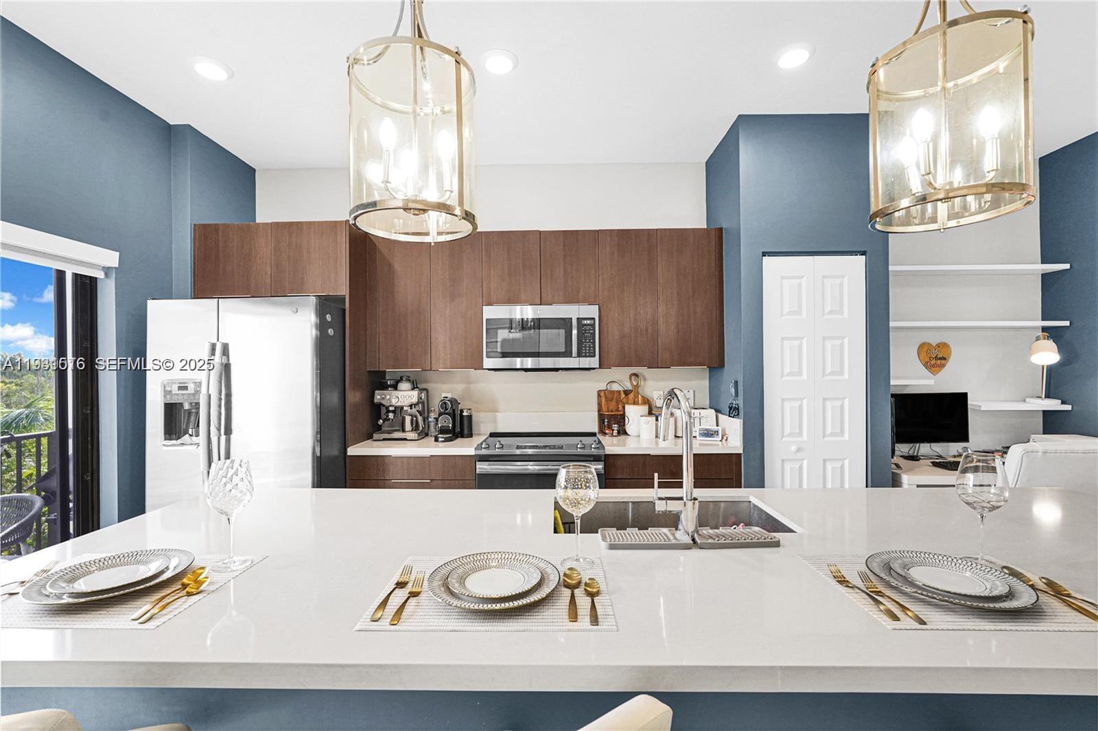 APEX AT PARK CENTRAL COND - Residential