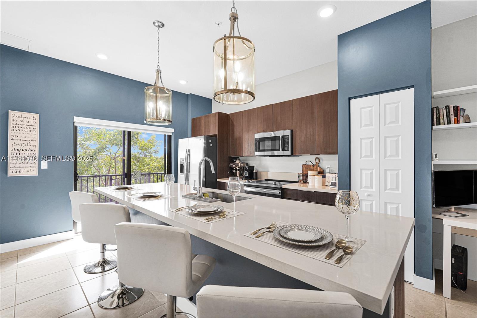 APEX AT PARK CENTRAL COND - Residential