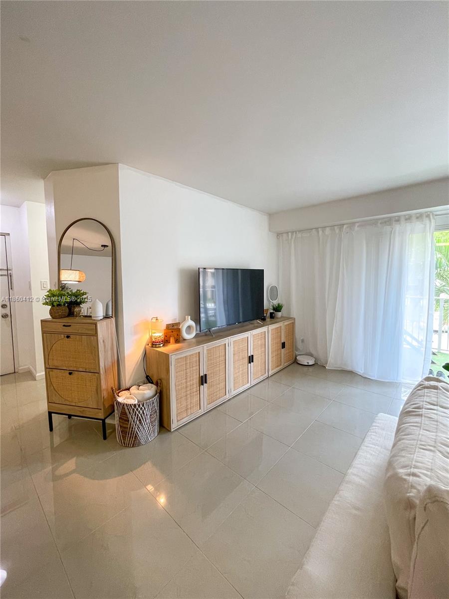 ROYAL PALM PLACE - Residential Lease