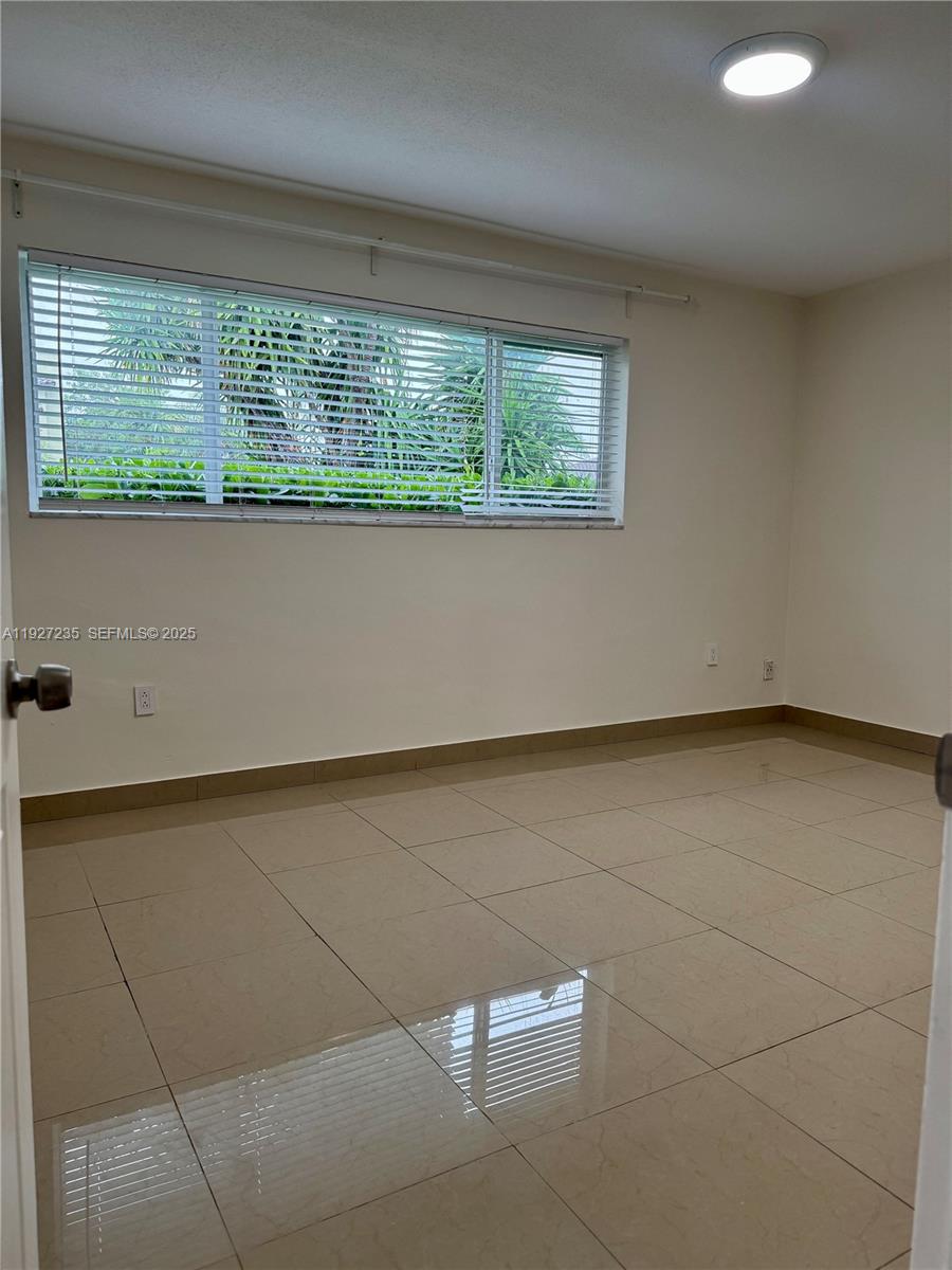 EASTERN SHORES - Residential Lease