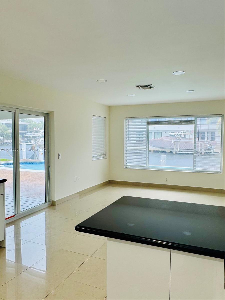 EASTERN SHORES - Residential Lease