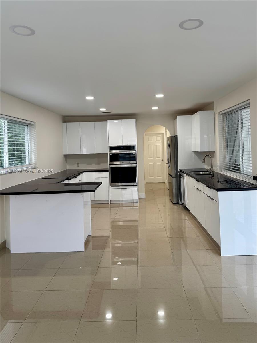 EASTERN SHORES - Residential Lease