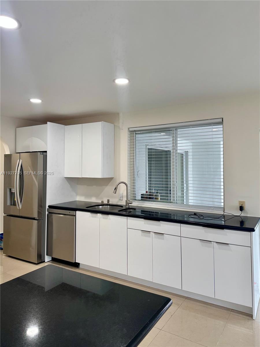 EASTERN SHORES - Residential Lease