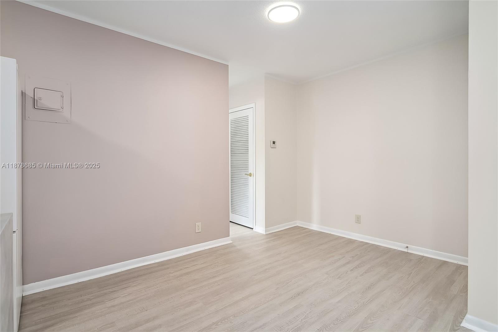 PALMVIEW CONDOMINIUM APAR - Residential