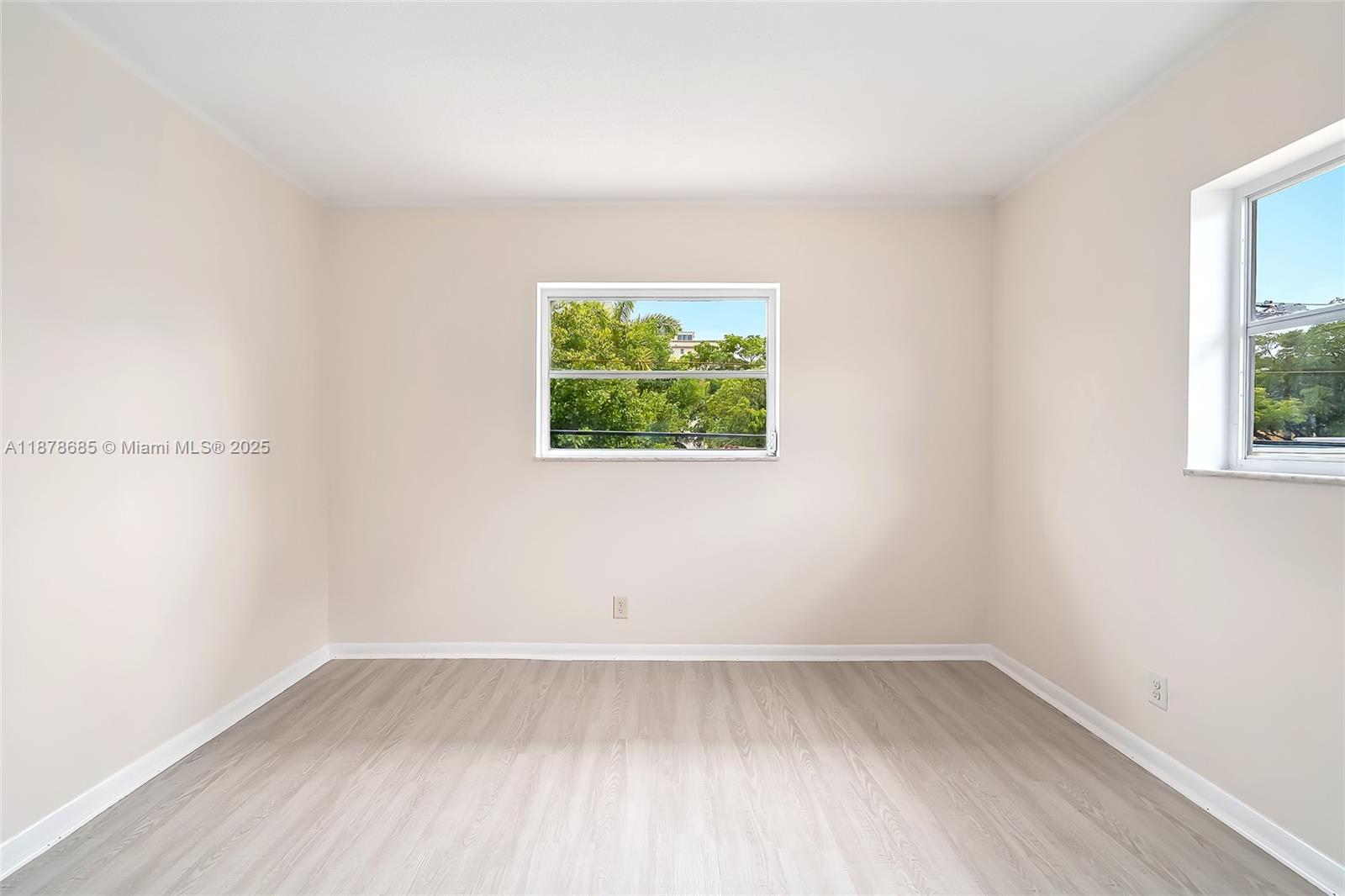 PALMVIEW CONDOMINIUM APAR - Residential