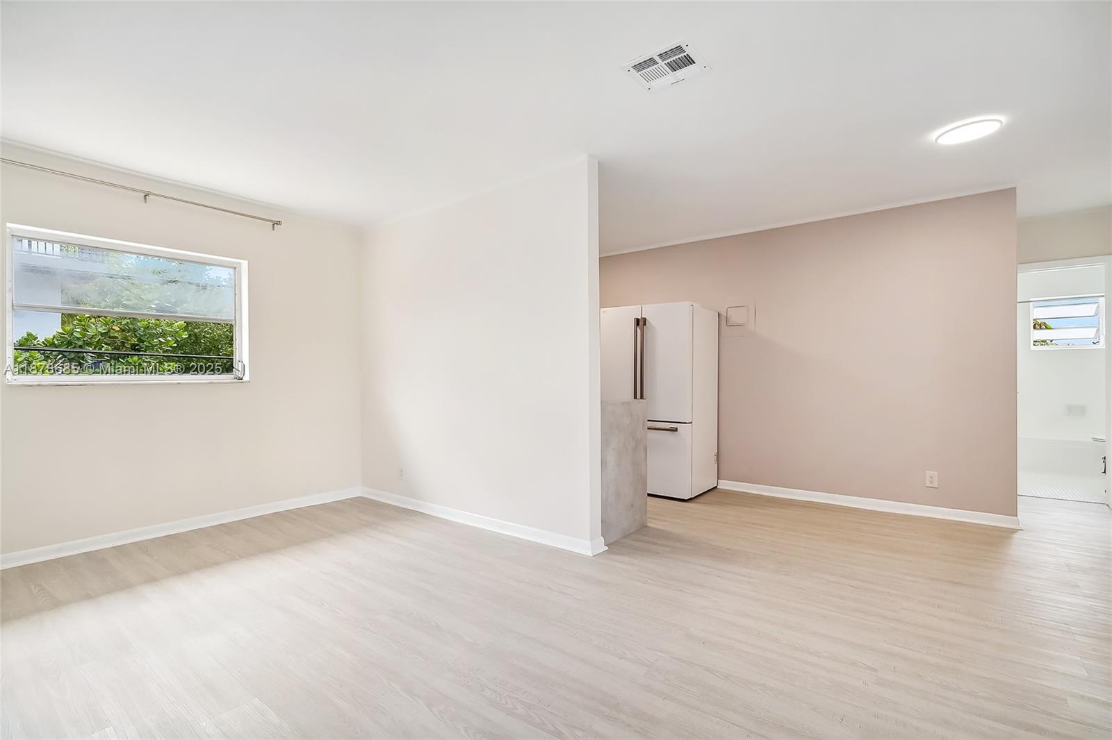 PALMVIEW CONDOMINIUM APAR - Residential