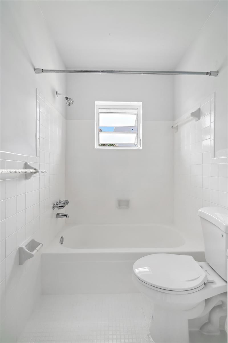 PALMVIEW CONDOMINIUM APAR - Residential