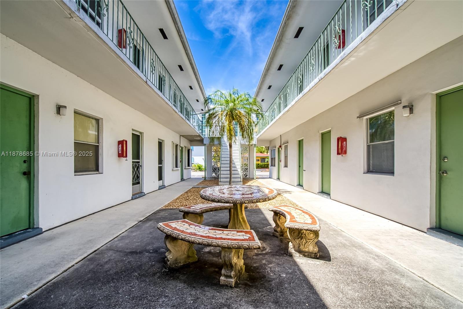 PALMVIEW CONDOMINIUM APAR - Residential