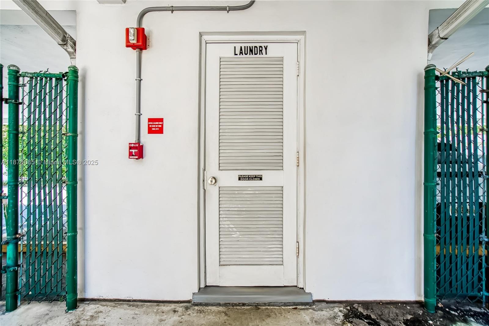 PALMVIEW CONDOMINIUM APAR - Residential