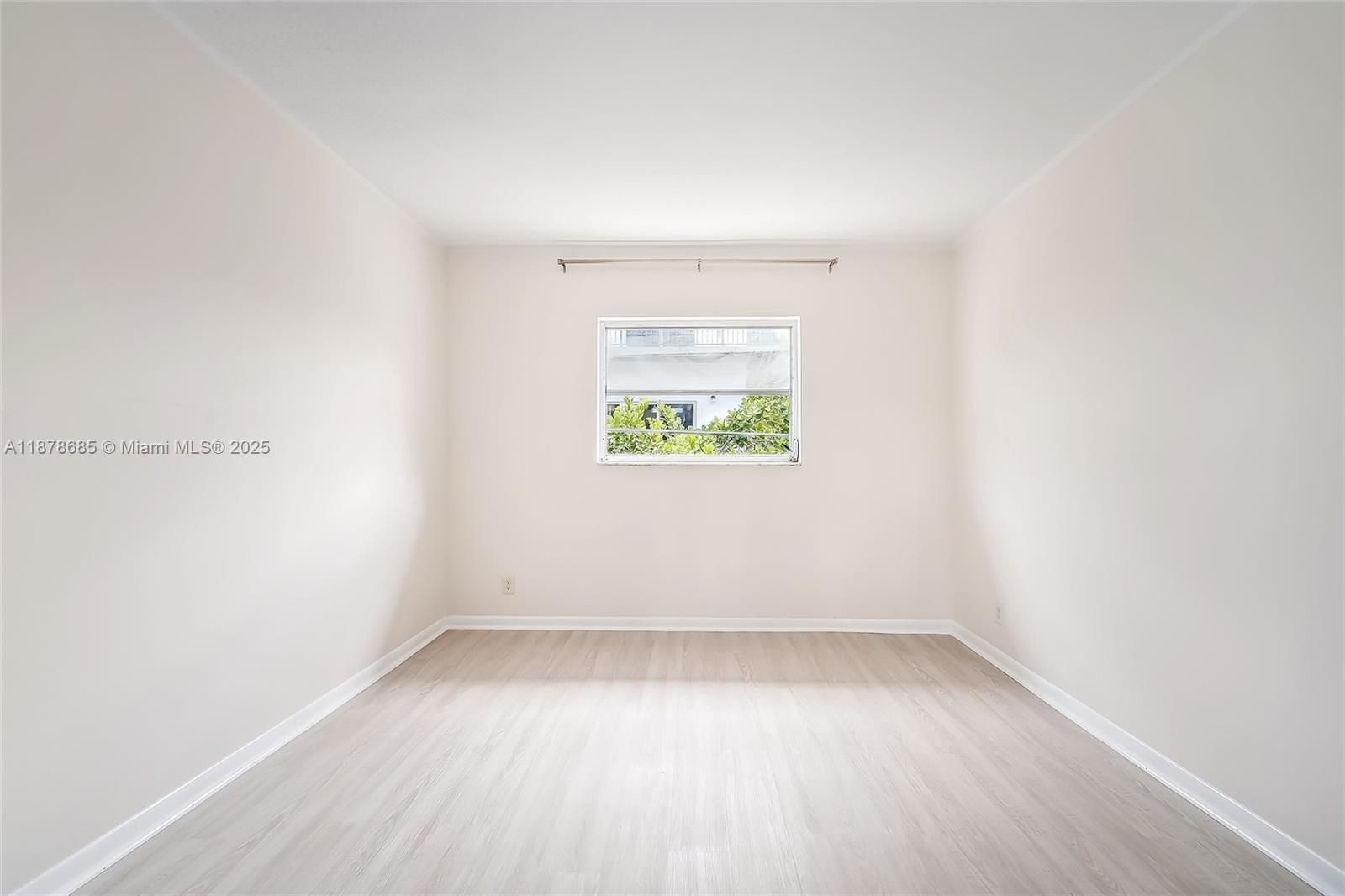 PALMVIEW CONDOMINIUM APAR - Residential