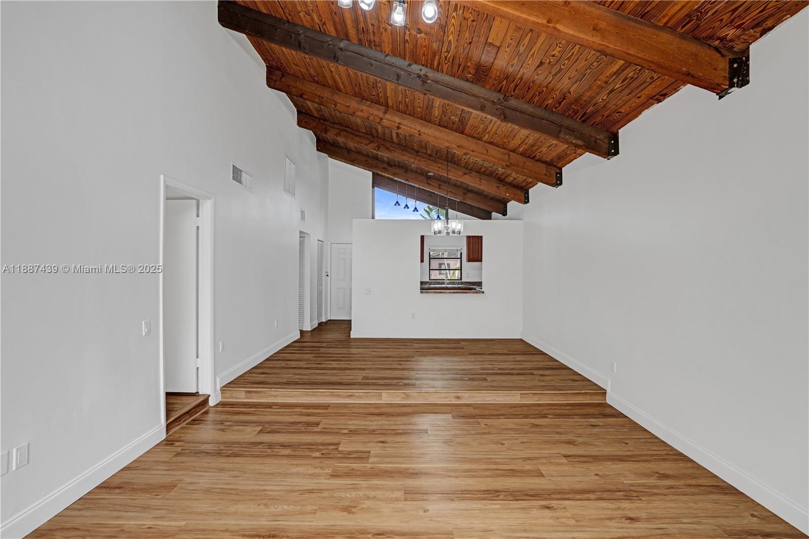KILLIAN PINES TOWNHOUSES - Residential