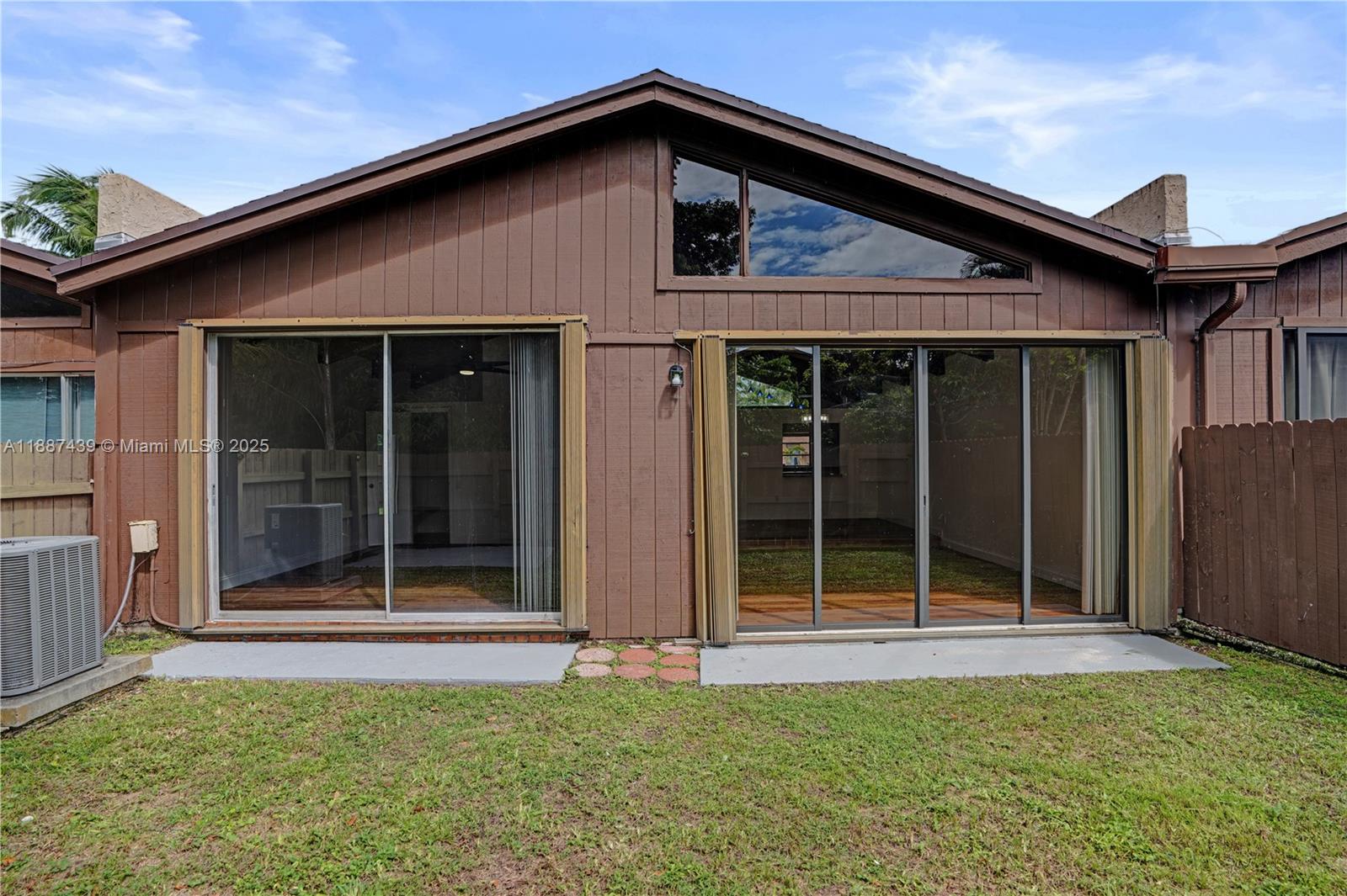 KILLIAN PINES TOWNHOUSES - Residential
