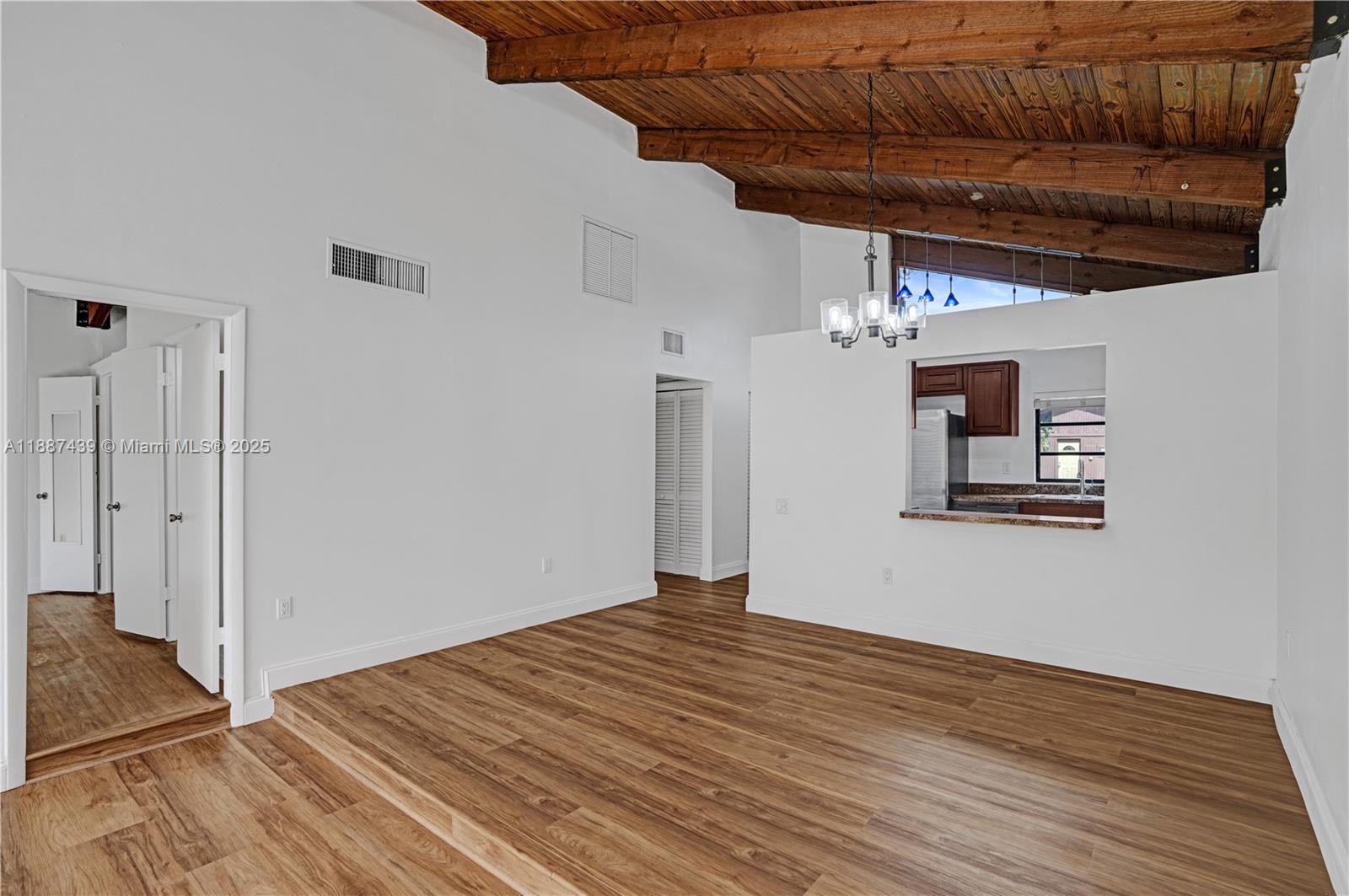 KILLIAN PINES TOWNHOUSES - Residential