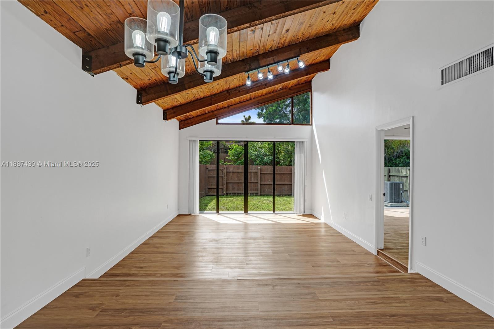 KILLIAN PINES TOWNHOUSES - Residential