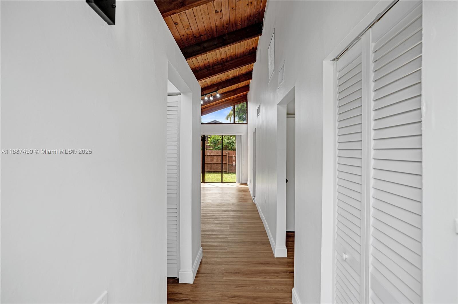 KILLIAN PINES TOWNHOUSES - Residential