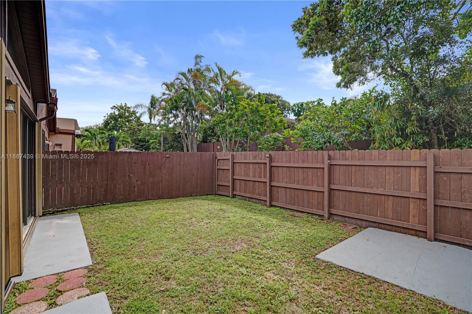 KILLIAN PINES TOWNHOUSES - Residential