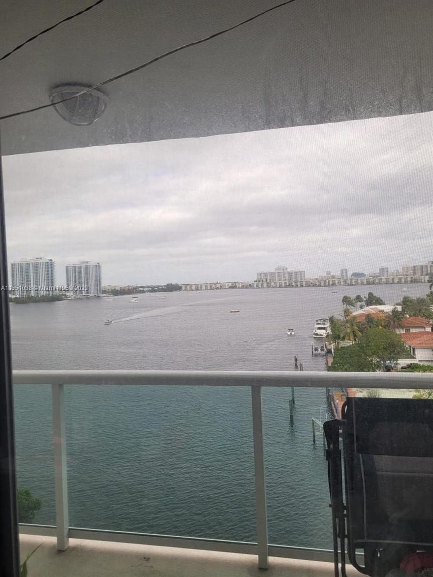 Spacious 1 bedroom, 1.5 bathroom apartment for sale in North Miami Beach with magnificent waterfront views. 10 minute drive to Aventura Mall and the beach. Amenities include a pool overlooking the water, gym and community room. PLEASE NOTE, the apartment is currently tenant occupied, a minimum of 24 hours notice is required for showings. Call listing agent for further details.