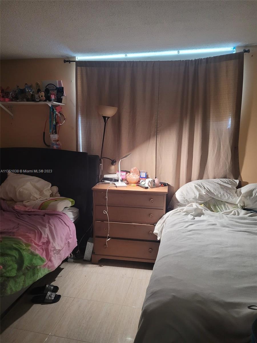 STRATFORD HOUSE CONDO - Residential