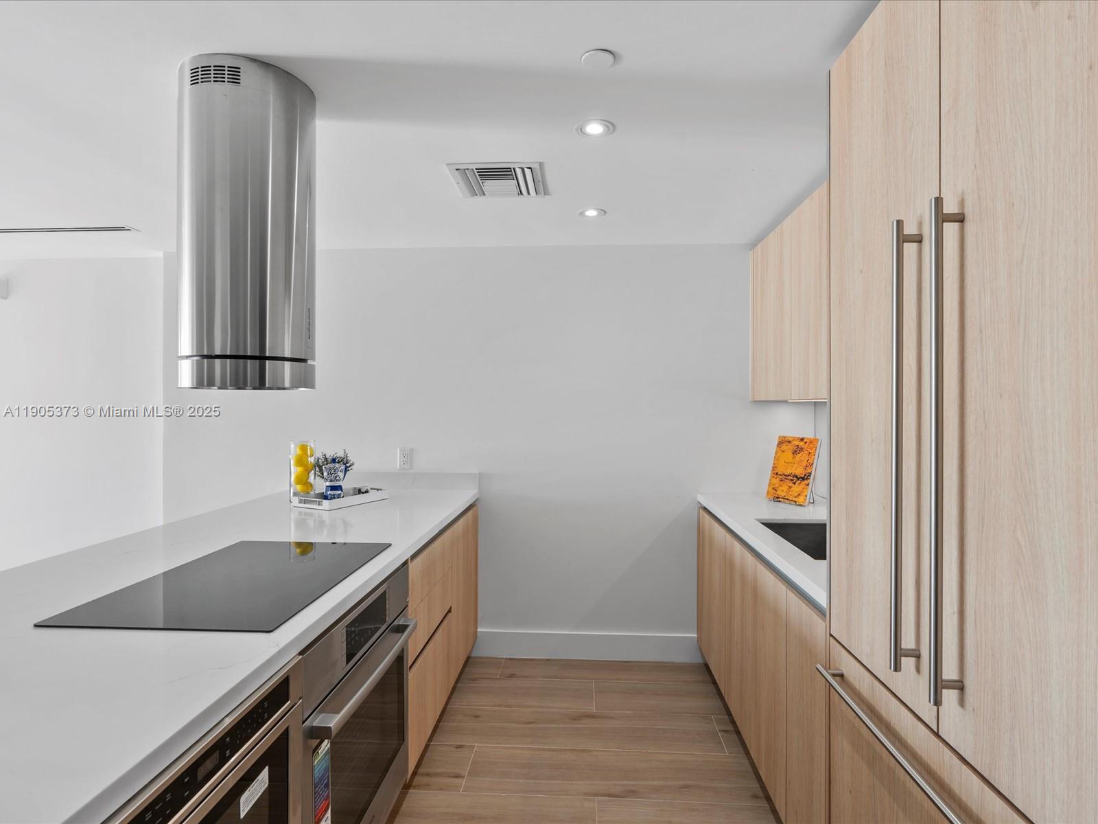 9901 W Bay Harbor Dr 605