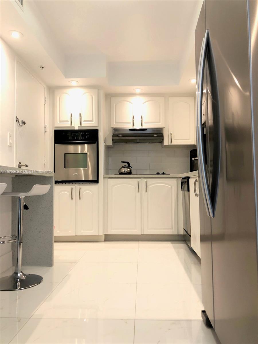 TIDES ON HOLLYWOOD BEACH - Residential Lease