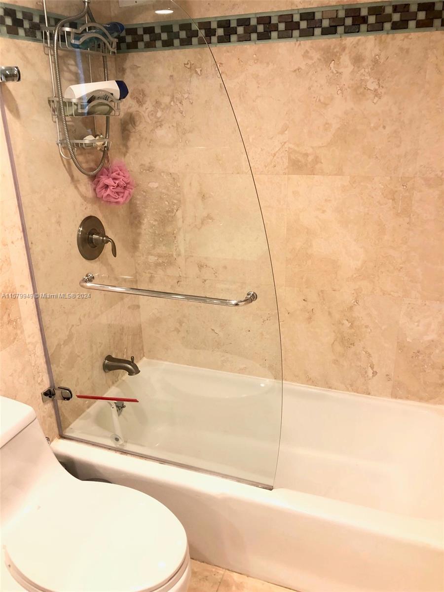 TIDES ON HOLLYWOOD BEACH - Residential Lease