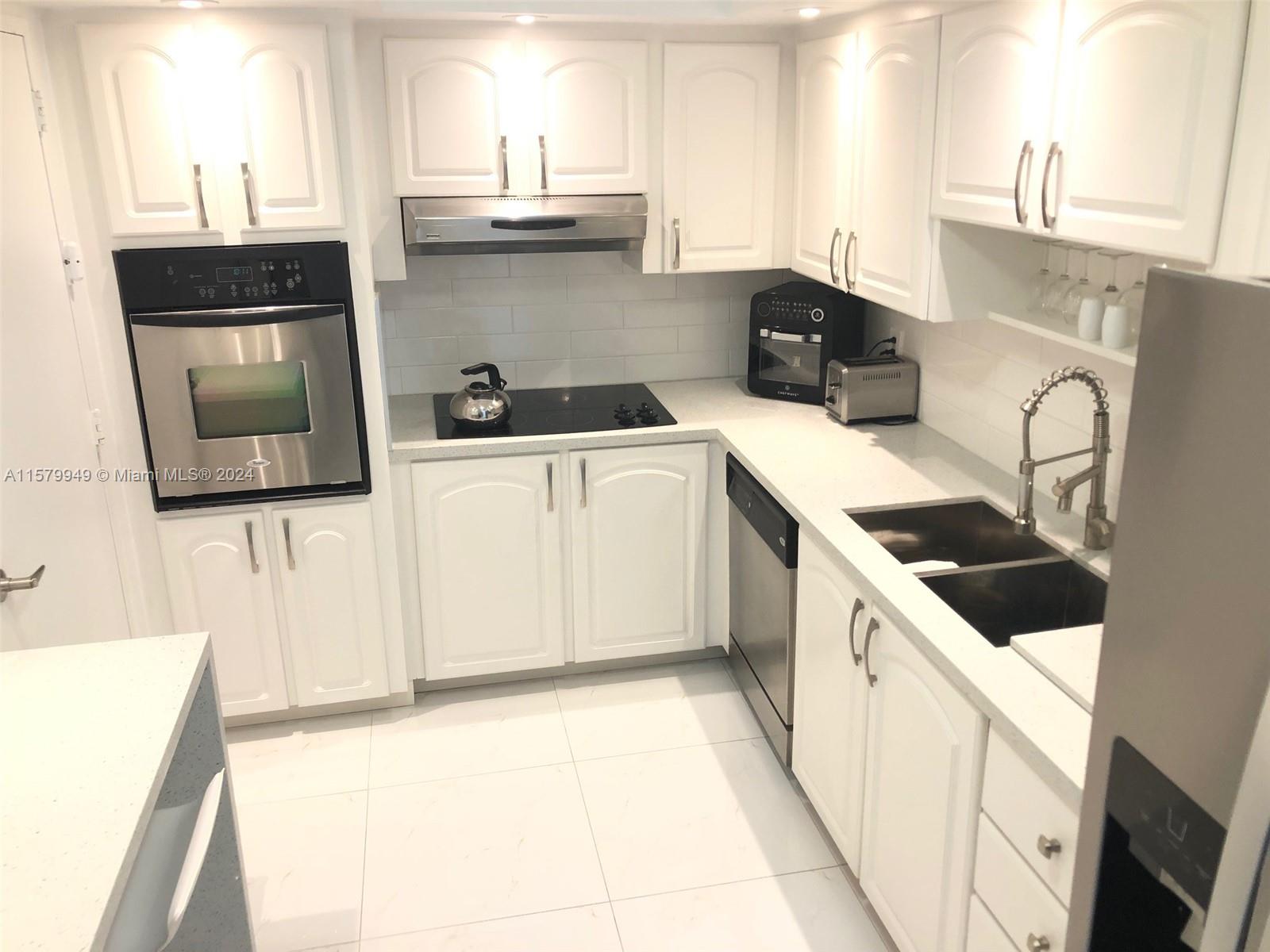 TIDES ON HOLLYWOOD BEACH - Residential Lease