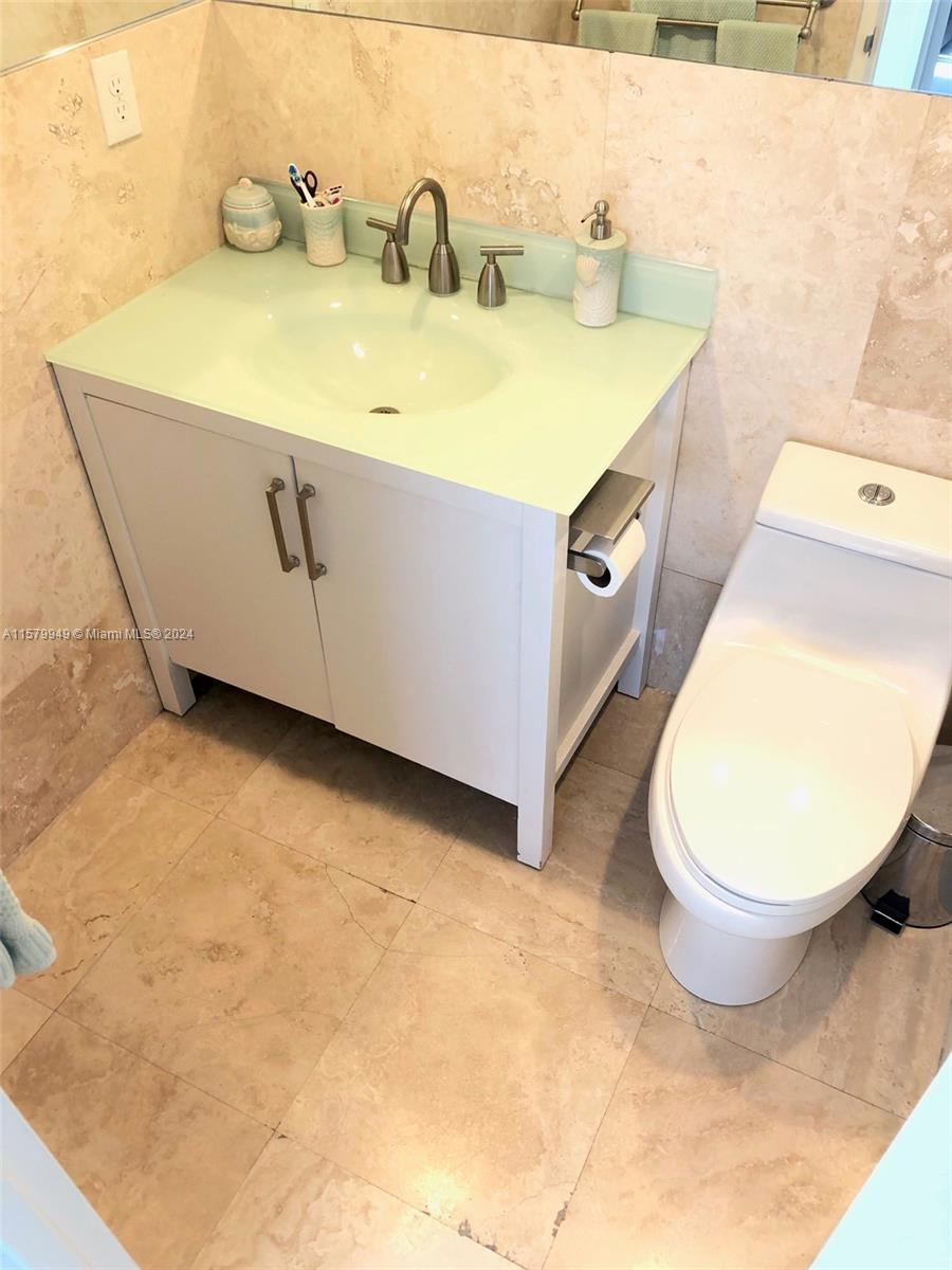 TIDES ON HOLLYWOOD BEACH - Residential Lease