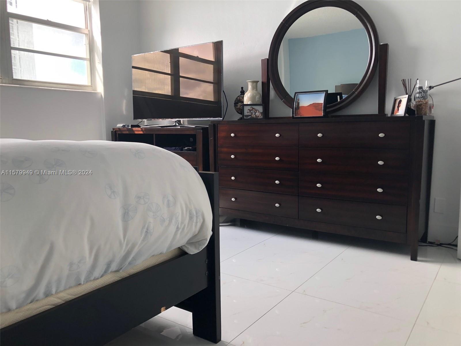 TIDES ON HOLLYWOOD BEACH - Residential Lease